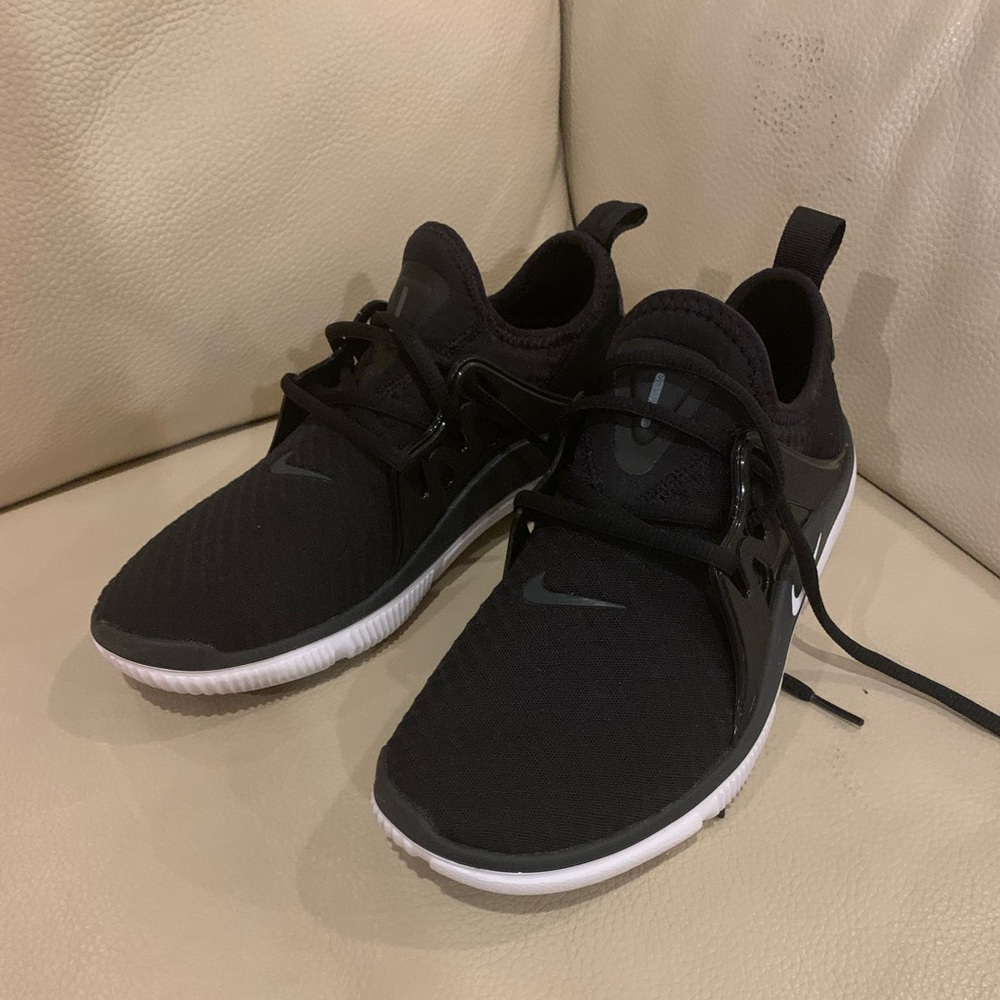 Men’s Nike shoes size 7.5 black